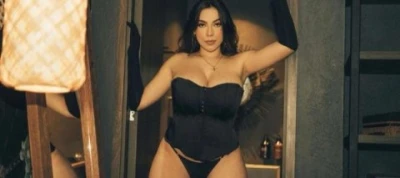 Aventură la domiciliu cu o tânără aventurieră