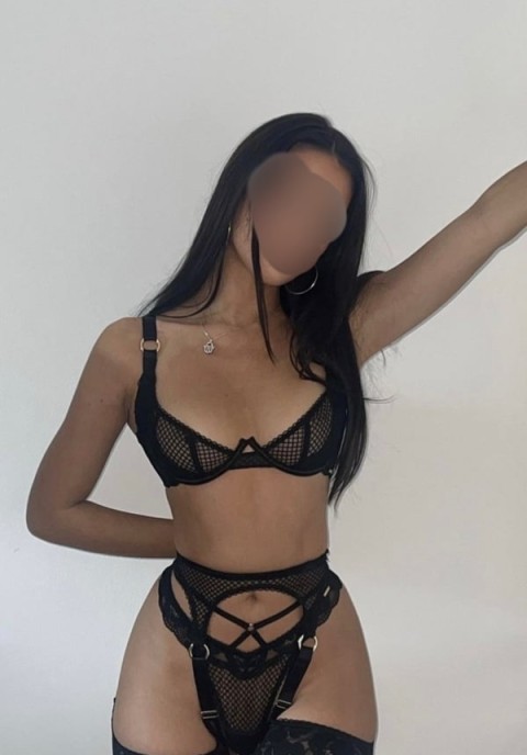 Companie Exclusivă la Gara de Nord cu Andreea