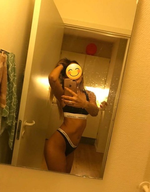 Ella – Escortă Începătoare în AFI Palace