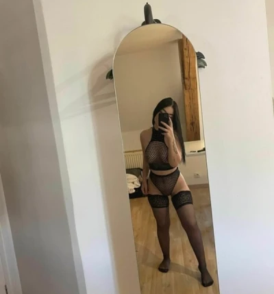 Escortă 20 ani în Câmpina – Experiență Unică cu Claudia