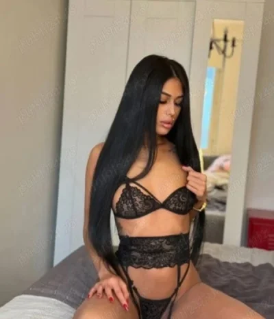 Escortă Atractivă în Mărăști – Experiențe Unice · Constanța