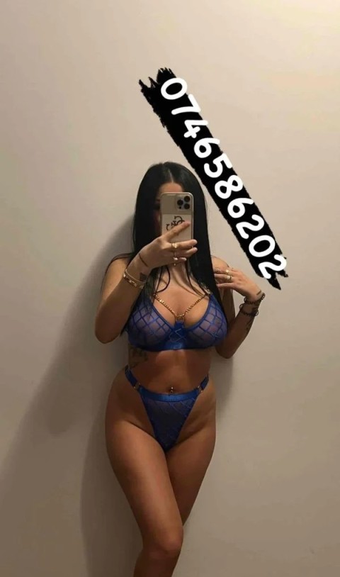 Escortă Dildo: Tania, Noua Experiență în Piața Muncii