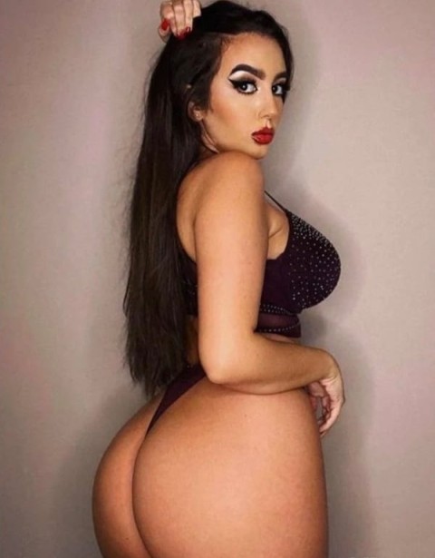 Escortă Grasă cu Păr Lung în Focșani