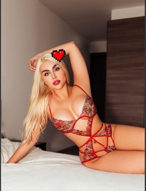 Melisa, o Domnișoară Docilă și Atractivă în Sfântu Gheorghe