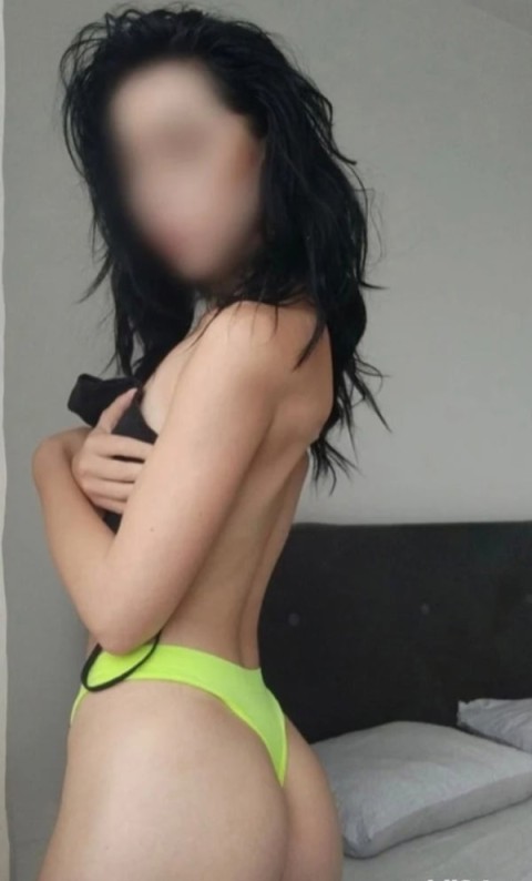 Poze Verificate – Deea, Minionă și Seducătoare