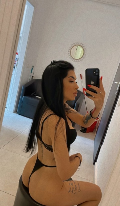 Pup Play și Dominare în Bucureștii Noi