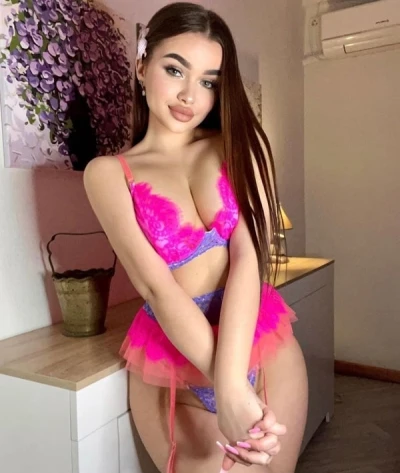 Sonya – Escortă Neagră cu Forme Generoase în Banu Manta